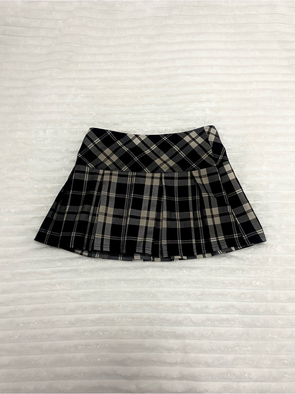 schoolgirl pleated plaid skirt
